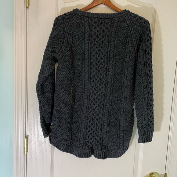 LL Bean Signature Navy Blue Cable Knit Sweater Large - Picture 5 of 8